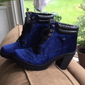 Joe boxer royal blue velvet heeled boots